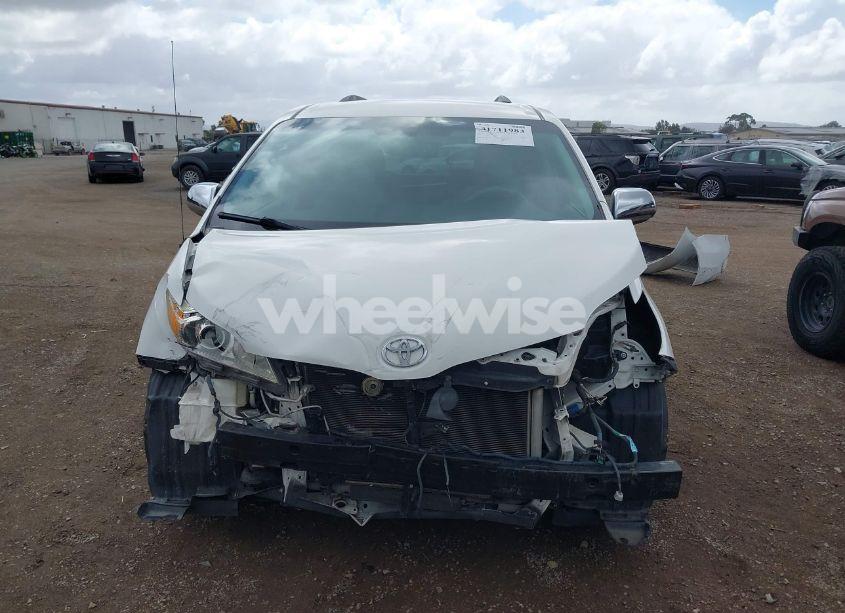 Photo 13 of 2011 Toyota Sienna LE V6 (VIN 5TDKK3DC5BS013058)