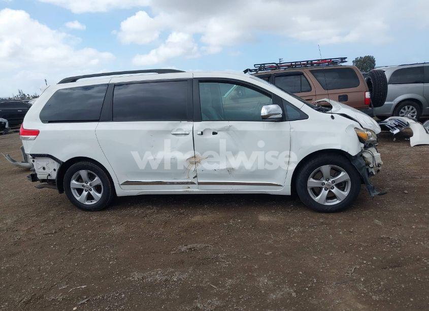 Photo 14 of 2011 Toyota Sienna LE V6 (VIN 5TDKK3DC5BS013058)