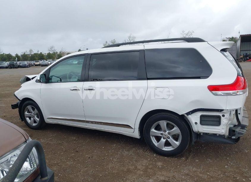 Photo 15 of 2011 Toyota Sienna LE V6 (VIN 5TDKK3DC5BS013058)