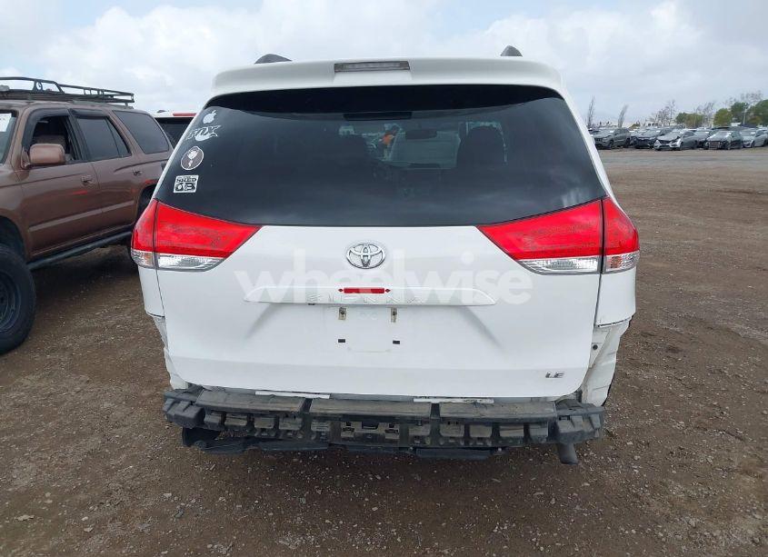 Photo 17 of 2011 Toyota Sienna LE V6 (VIN 5TDKK3DC5BS013058)