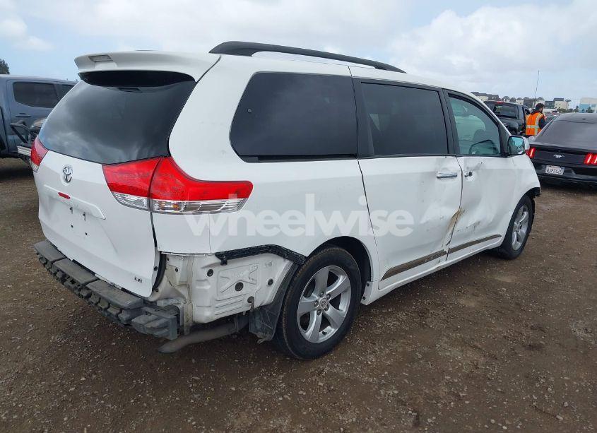 Photo 4 of 2011 Toyota Sienna LE V6 (VIN 5TDKK3DC5BS013058)