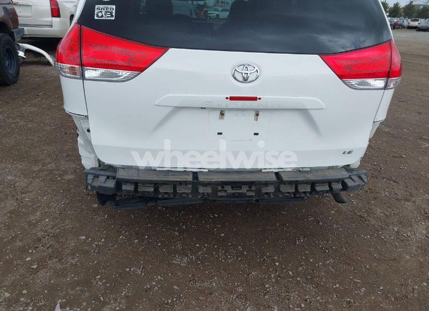 Photo 6 of 2011 Toyota Sienna LE V6 (VIN 5TDKK3DC5BS013058)