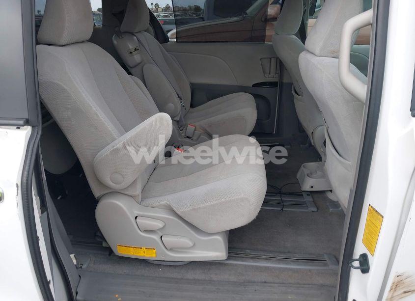 Photo 8 of 2011 Toyota Sienna LE V6 (VIN 5TDKK3DC5BS013058)