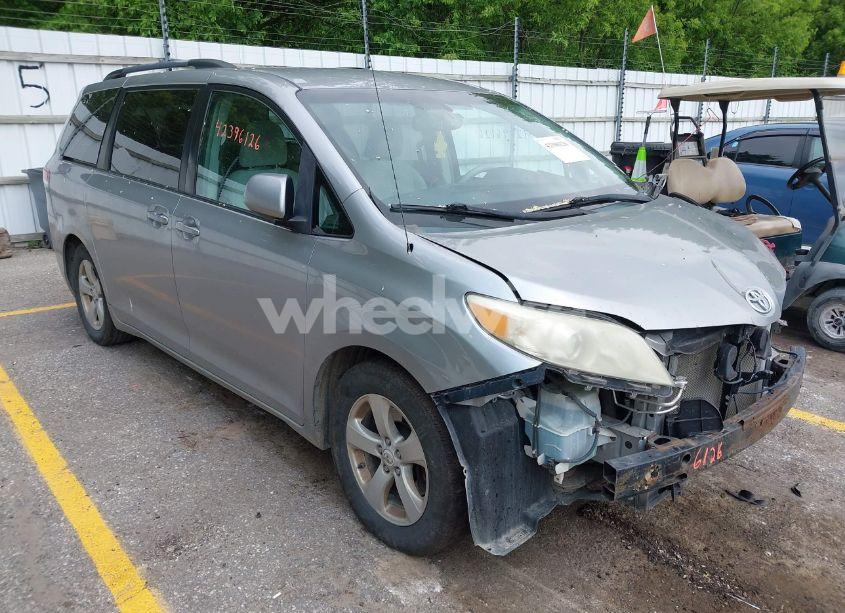 2011 Toyota Sienna LE V6/LE V6 AUTO ACCESS SEAT (VIN 5TDKK3DC5BS036145) main photo
