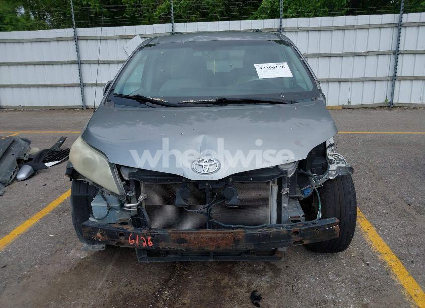 Photo 13 of 2011 Toyota Sienna LE V6/LE V6 AUTO ACCESS SEAT (VIN 5TDKK3DC5BS036145)