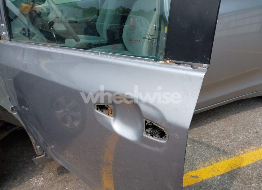 Photo 19 of 2011 Toyota Sienna LE V6/LE V6 AUTO ACCESS SEAT (VIN 5TDKK3DC5BS036145)