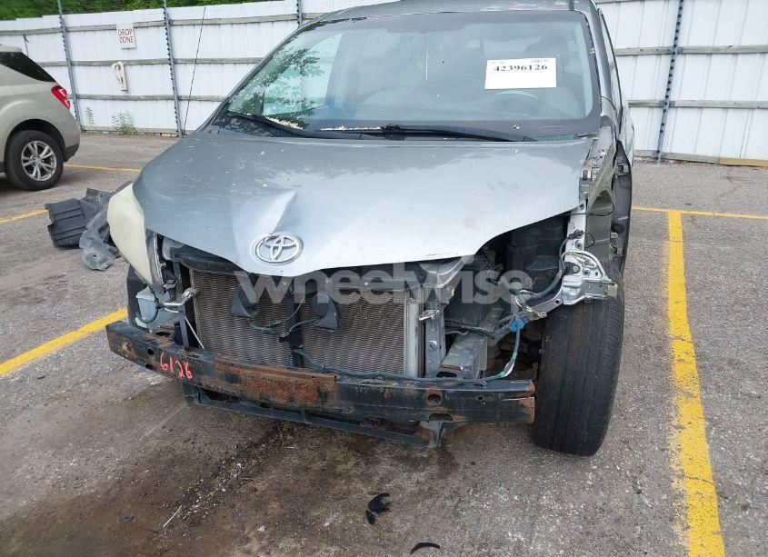 Photo 6 of 2011 Toyota Sienna LE V6/LE V6 AUTO ACCESS SEAT (VIN 5TDKK3DC5BS036145)