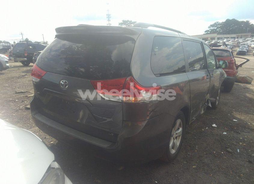 Photo 4 of 2011 Toyota Sienna LE V6 (VIN 5TDKK3DC5BS042852)