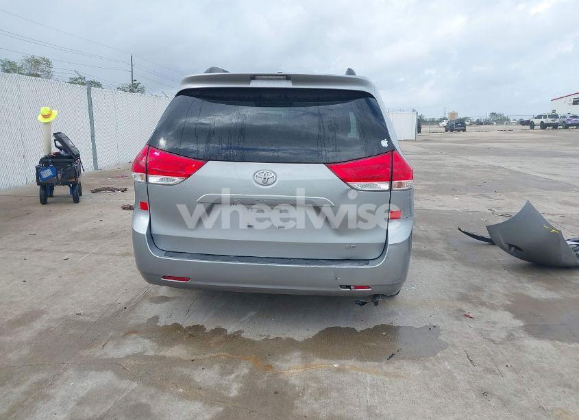 Photo 17 of 2011 Toyota Sienna LE V6 (VIN 5TDKK3DC5BS117646)