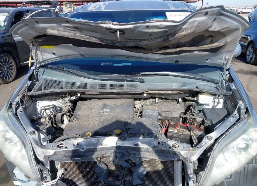 Photo 10 of 2011 Toyota Sienna LE V6 (VIN 5TDKK3DC5BS164966)