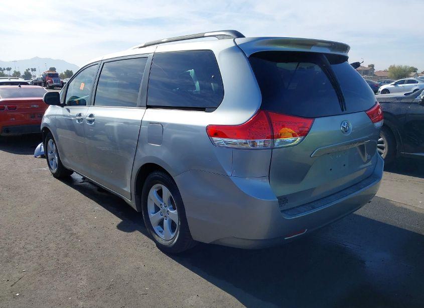 Photo 3 of 2011 Toyota Sienna LE V6 (VIN 5TDKK3DC5BS164966)