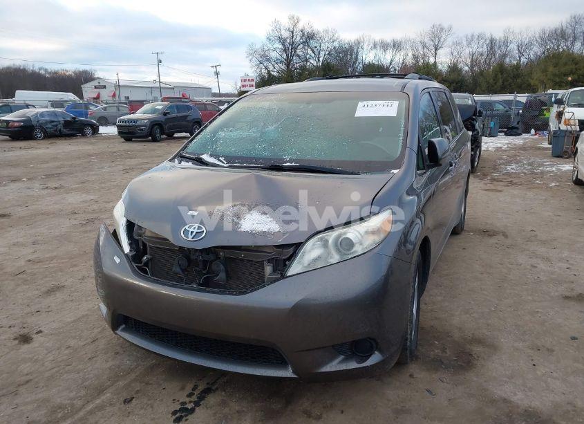 Photo 2 of 2012 Toyota Sienna LE V6 8 PASSENGER (VIN 5TDKK3DC5CS184085)