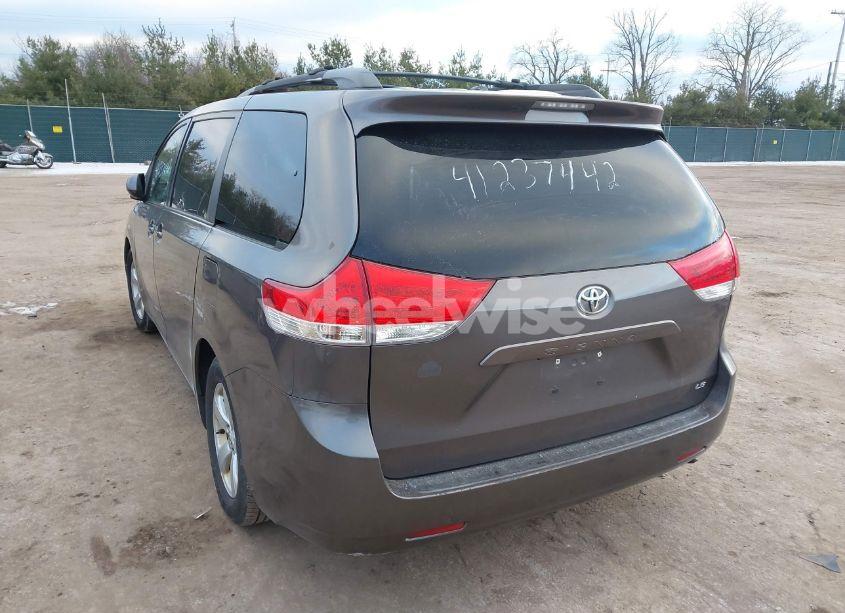 Photo 3 of 2012 Toyota Sienna LE V6 8 PASSENGER (VIN 5TDKK3DC5CS184085)