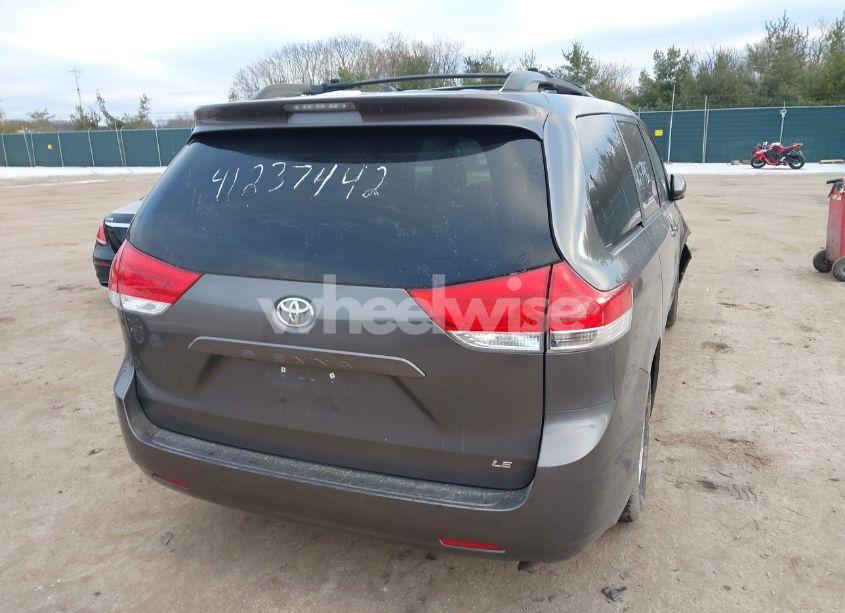 Photo 4 of 2012 Toyota Sienna LE V6 8 PASSENGER (VIN 5TDKK3DC5CS184085)