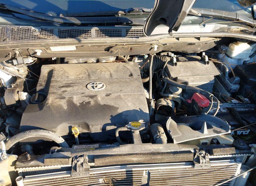 Photo 10 of 2012 Toyota Sienna LE V6 8 PASSENGER (VIN 5TDKK3DC5CS200317)
