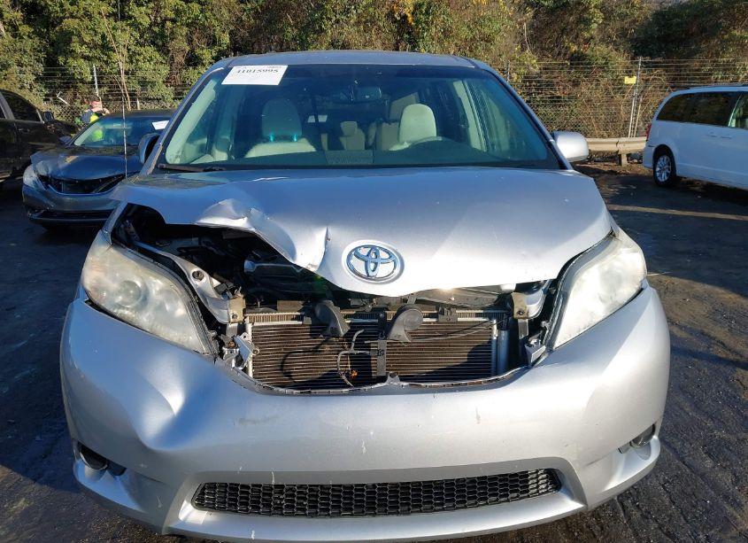 Photo 12 of 2012 Toyota Sienna LE V6 8 PASSENGER (VIN 5TDKK3DC5CS200317)