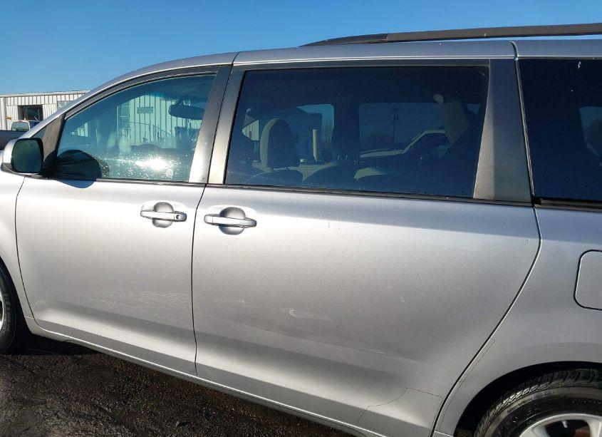 Photo 14 of 2012 Toyota Sienna LE V6 8 PASSENGER (VIN 5TDKK3DC5CS200317)