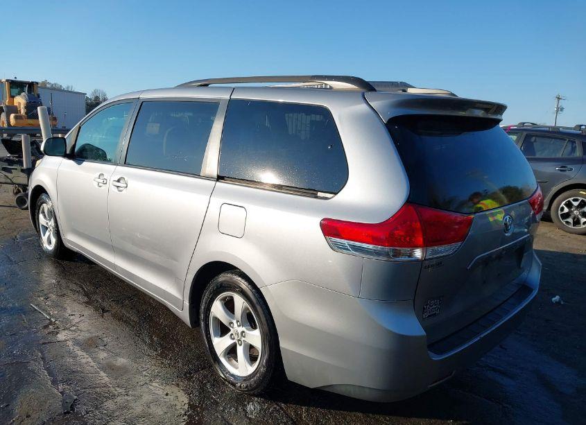 Photo 3 of 2012 Toyota Sienna LE V6 8 PASSENGER (VIN 5TDKK3DC5CS200317)