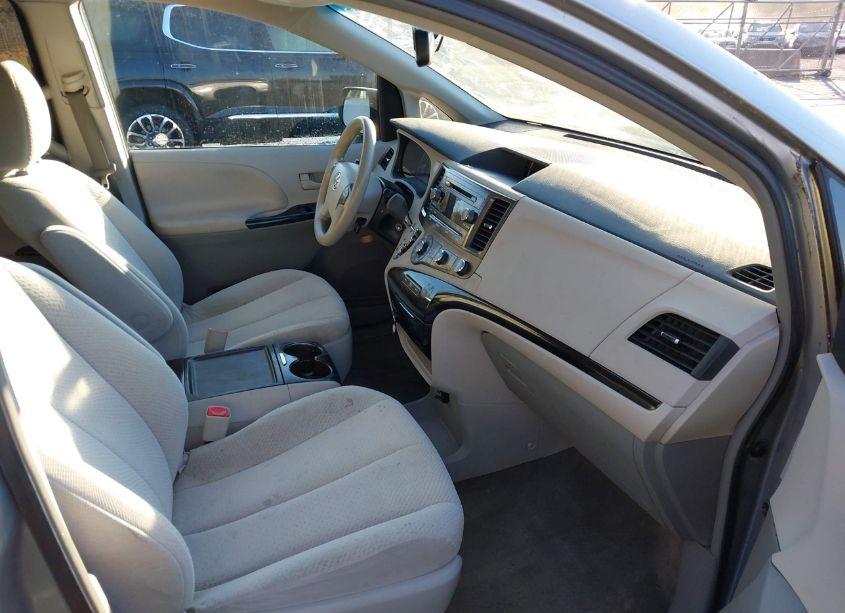 Photo 5 of 2012 Toyota Sienna LE V6 8 PASSENGER (VIN 5TDKK3DC5CS200317)