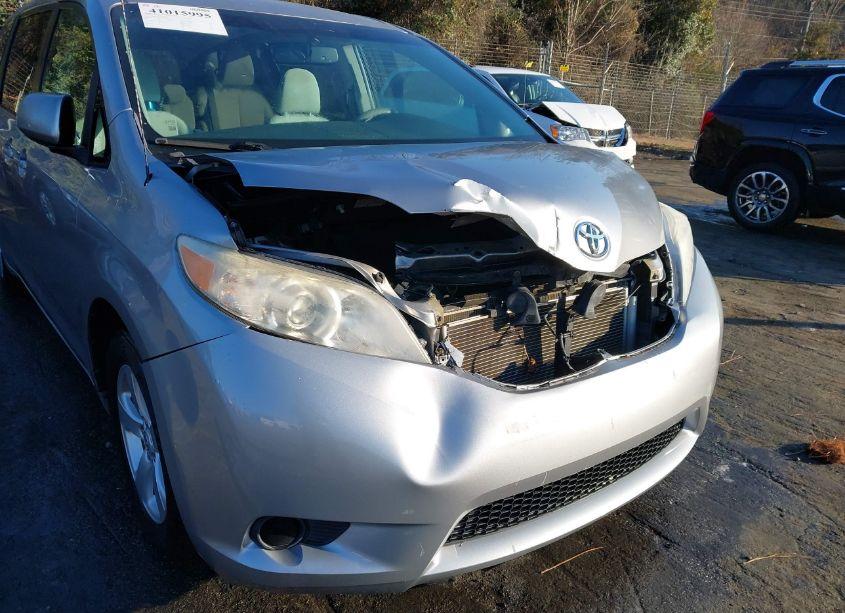 Photo 6 of 2012 Toyota Sienna LE V6 8 PASSENGER (VIN 5TDKK3DC5CS200317)