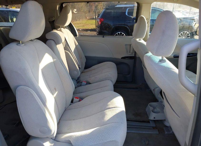 Photo 8 of 2012 Toyota Sienna LE V6 8 PASSENGER (VIN 5TDKK3DC5CS200317)