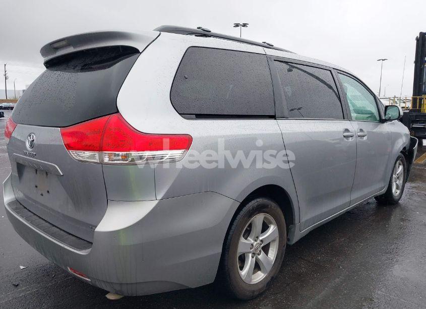 Photo 4 of 2012 Toyota Sienna LE V6 8 PASSENGER (VIN 5TDKK3DC5CS202133)
