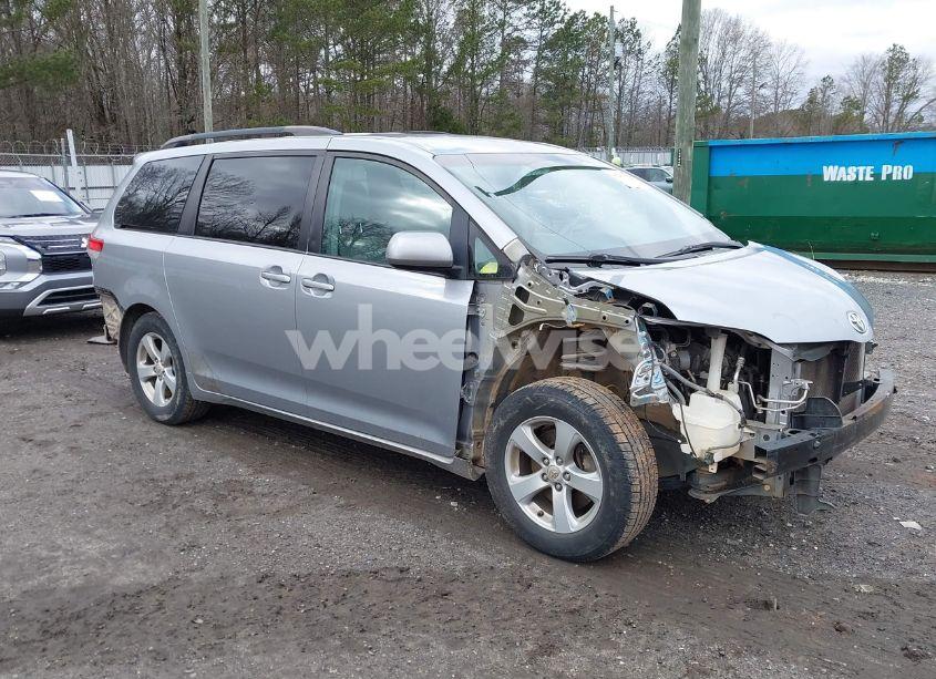 2012 Toyota Sienna LE V6 8 PASSENGER (VIN 5TDKK3DC5CS202245) main photo