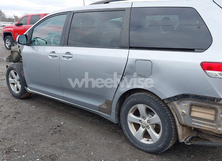 Photo 19 of 2012 Toyota Sienna LE V6 8 PASSENGER (VIN 5TDKK3DC5CS202245)