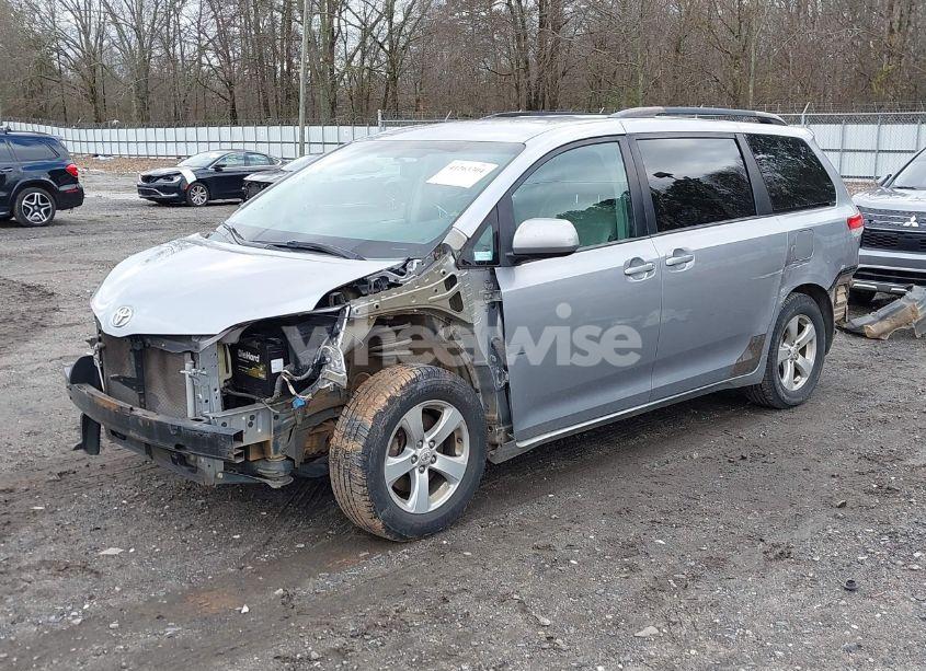 Photo 2 of 2012 Toyota Sienna LE V6 8 PASSENGER (VIN 5TDKK3DC5CS202245)