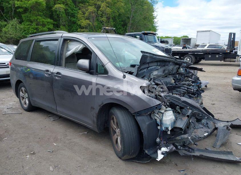 2012 Toyota Sienna LE V6 8 PASSENGER (VIN 5TDKK3DC5CS265314) main photo