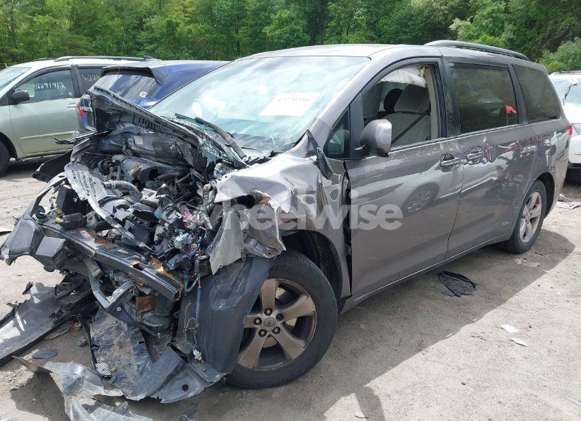 Photo 2 of 2012 Toyota Sienna LE V6 8 PASSENGER (VIN 5TDKK3DC5CS265314)