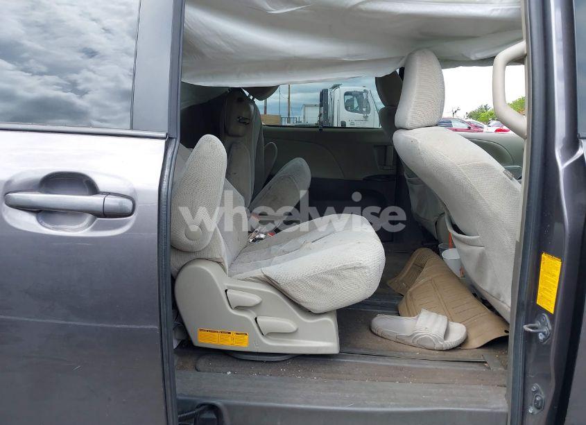 Photo 8 of 2012 Toyota Sienna LE V6 8 PASSENGER (VIN 5TDKK3DC5CS265314)