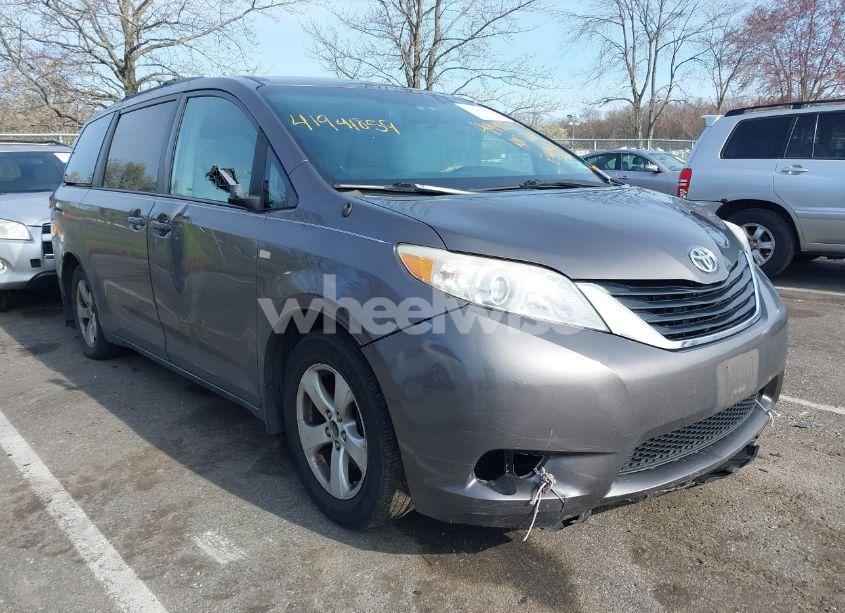 2012 Toyota Sienna LE V6 8 PASSENGER (VIN 5TDKK3DC5CS279651) main photo