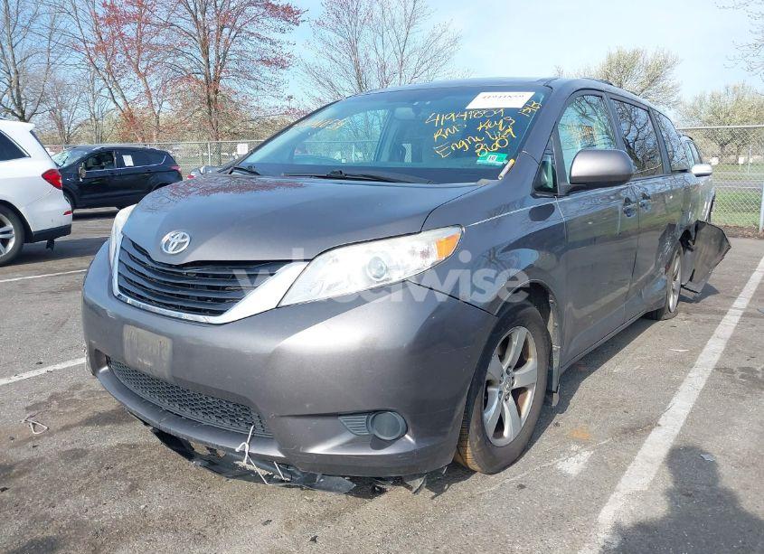 Photo 2 of 2012 Toyota Sienna LE V6 8 PASSENGER (VIN 5TDKK3DC5CS279651)