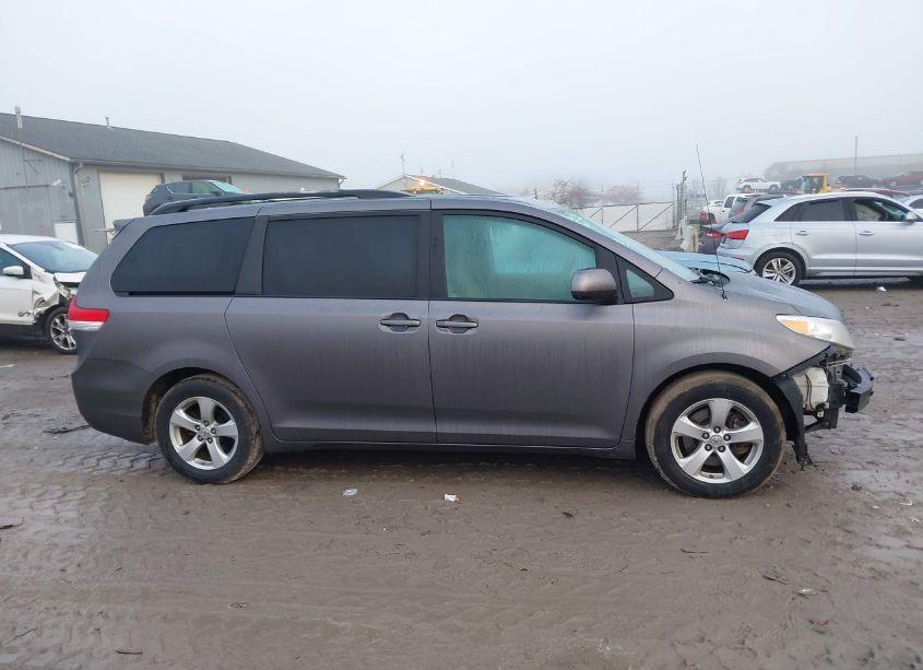Photo 14 of 2013 Toyota Sienna LE V6 8 PASSENGER (VIN 5TDKK3DC5DS282342)