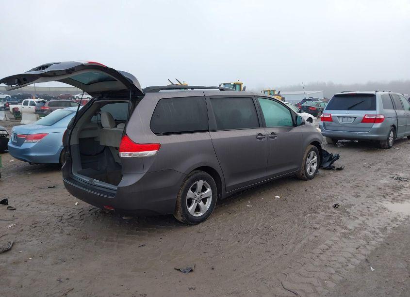 Photo 4 of 2013 Toyota Sienna LE V6 8 PASSENGER (VIN 5TDKK3DC5DS282342)