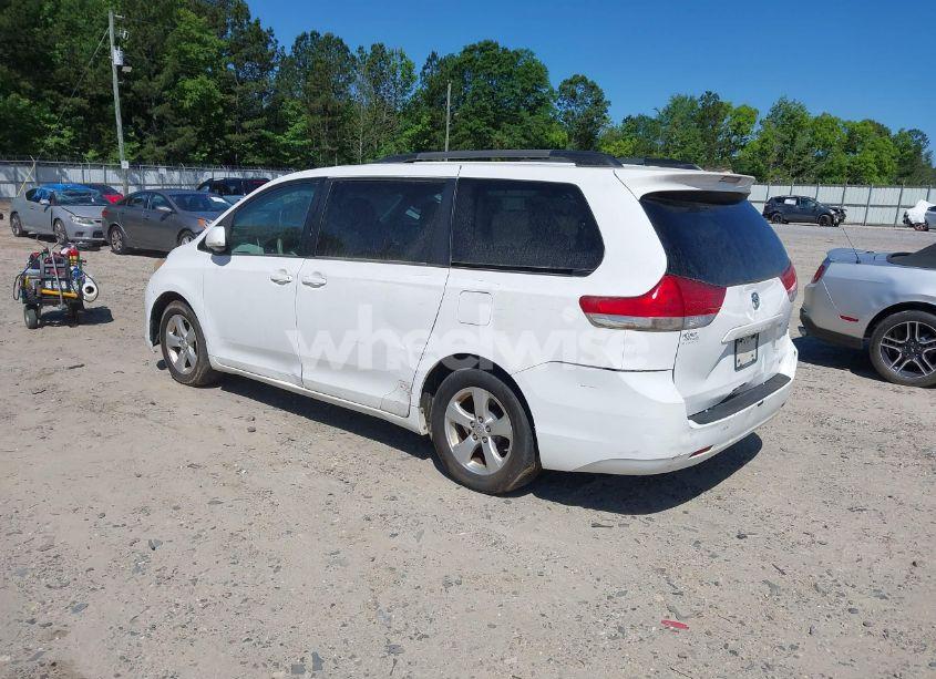 Photo 3 of 2013 Toyota Sienna LE V6 8 PASSENGER (VIN 5TDKK3DC5DS352079)