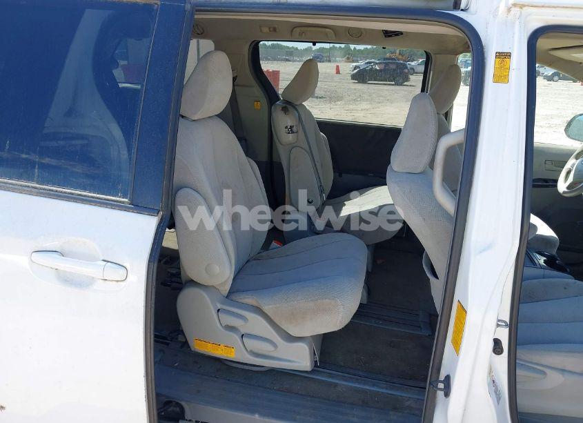 Photo 8 of 2013 Toyota Sienna LE V6 8 PASSENGER (VIN 5TDKK3DC5DS352079)