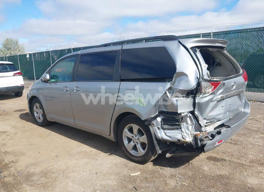 Photo 3 of 2013 Toyota Sienna LE V6 8 PASSENGER (VIN 5TDKK3DC5DS353927)