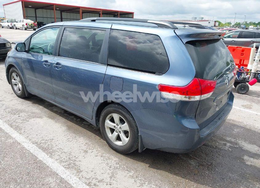 Photo 3 of 2013 Toyota Sienna LE V6 8 PASSENGER (VIN 5TDKK3DC5DS378455)