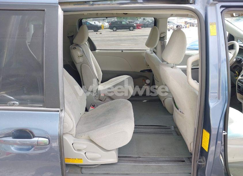 Photo 8 of 2013 Toyota Sienna LE V6 8 PASSENGER (VIN 5TDKK3DC5DS378455)