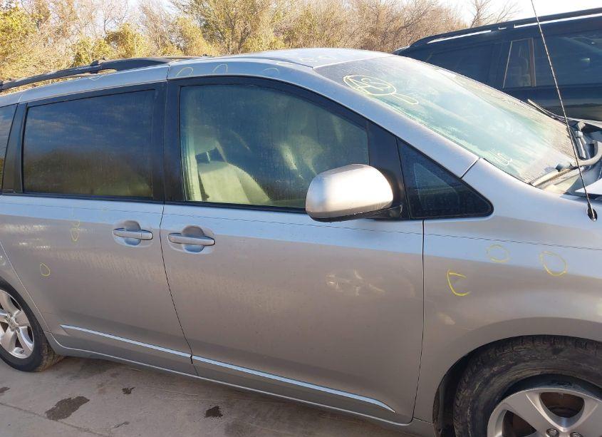 Photo 14 of 2013 Toyota Sienna LE V6 8 PASSENGER (VIN 5TDKK3DC5DS383445)