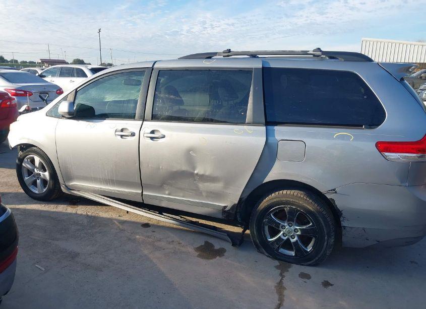 Photo 15 of 2013 Toyota Sienna LE V6 8 PASSENGER (VIN 5TDKK3DC5DS383445)