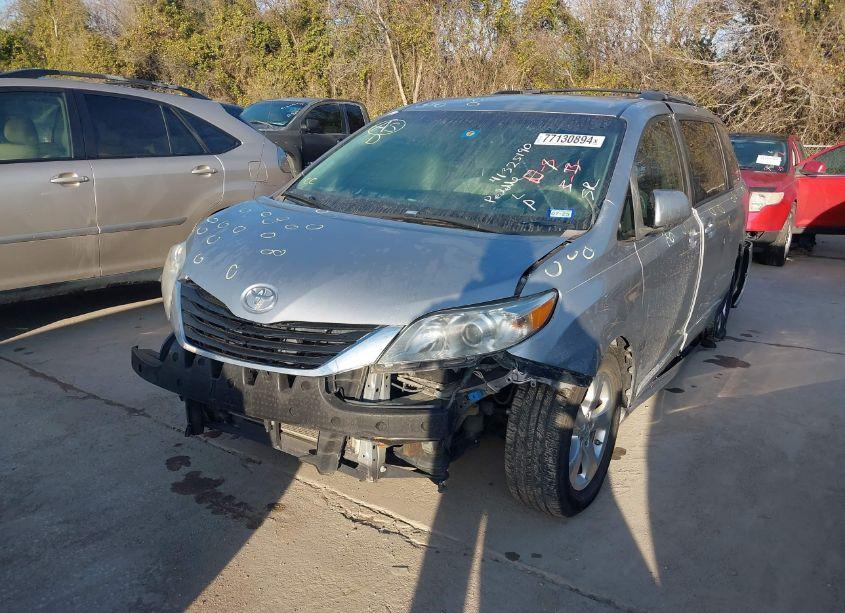 Photo 2 of 2013 Toyota Sienna LE V6 8 PASSENGER (VIN 5TDKK3DC5DS383445)