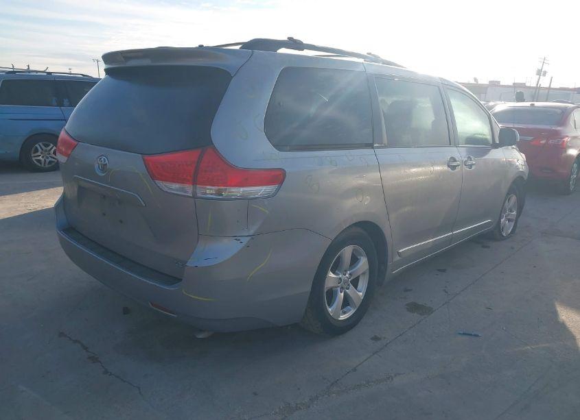 Photo 4 of 2013 Toyota Sienna LE V6 8 PASSENGER (VIN 5TDKK3DC5DS383445)