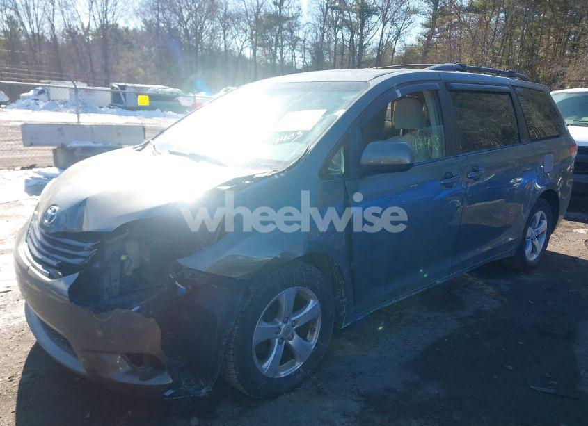 Photo 2 of 2013 Toyota Sienna LE V6 8 PASSENGER (VIN 5TDKK3DC5DS402589)