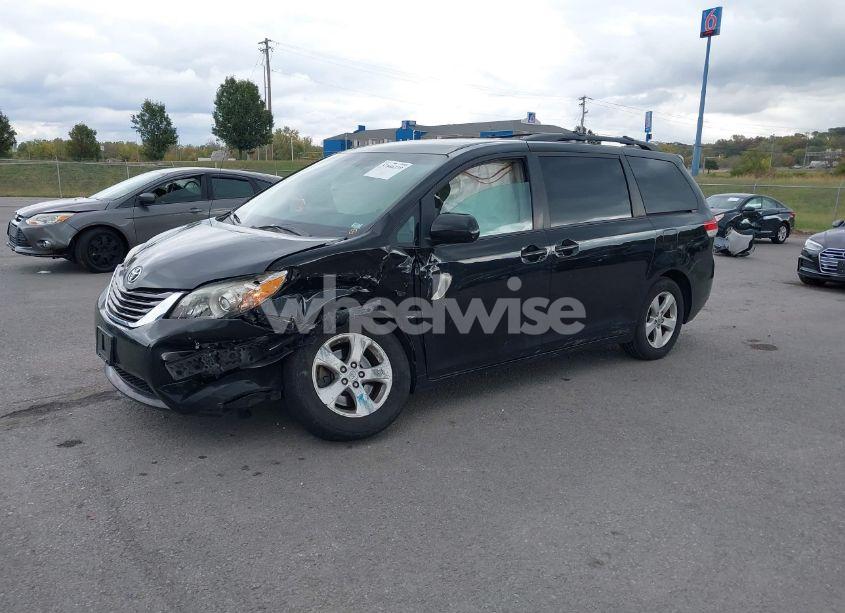 Photo 2 of 2014 Toyota Sienna LE V6 8 PASSENGER (VIN 5TDKK3DC5ES413397)
