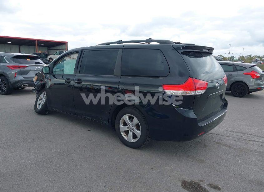 Photo 3 of 2014 Toyota Sienna LE V6 8 PASSENGER (VIN 5TDKK3DC5ES413397)
