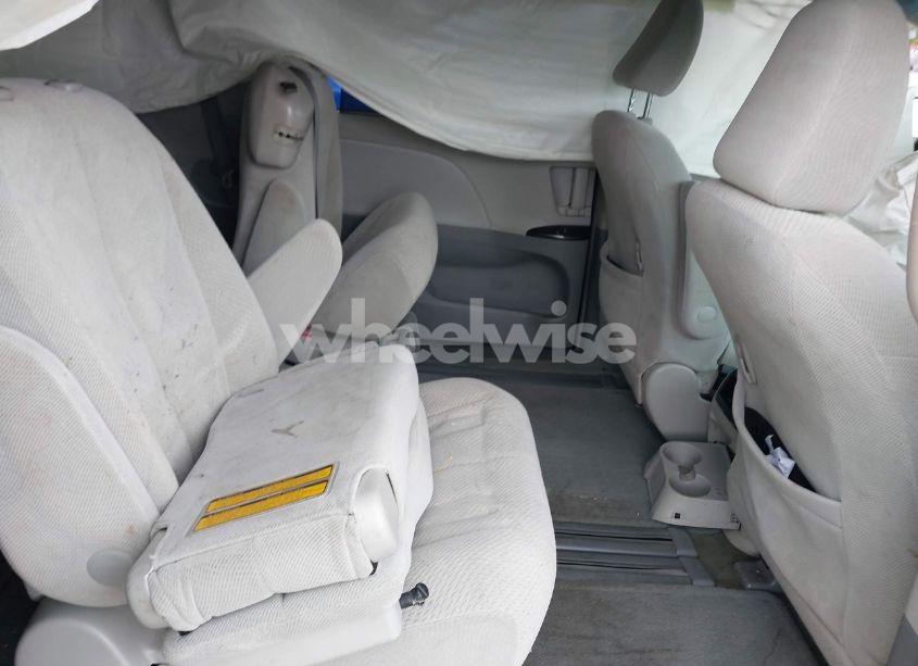 Photo 8 of 2014 Toyota Sienna LE V6 8 PASSENGER (VIN 5TDKK3DC5ES413397)