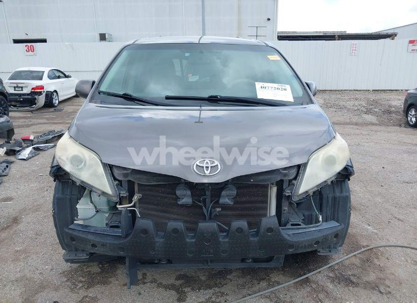 Photo 13 of 2014 Toyota Sienna LE V6 8 PASSENGER (VIN 5TDKK3DC5ES432158)